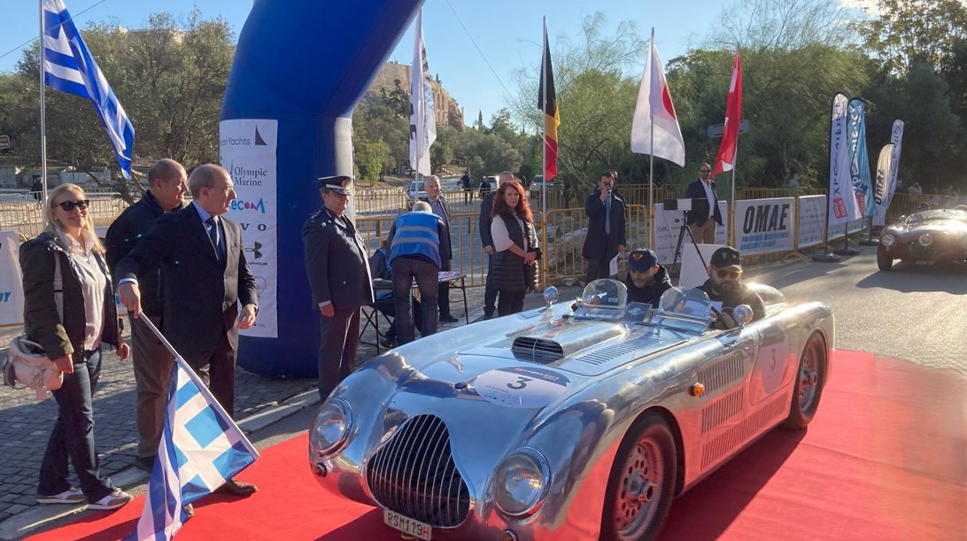 Ιστορική εκκίνηση από την Ακρόπολη για το 1000 Miglia Experience Greece