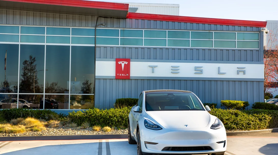 O Elon Musk και οι επιλεκτικές απολύσεις στην Tesla