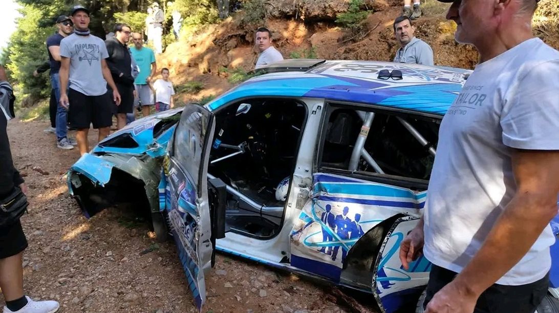 ΕΚΟ Ράλλυ Ακρόπολις 2024:  Μεγάλη ζημιά στο αυτοκίνητο του Λάμπρου Αθανασούλα (video)