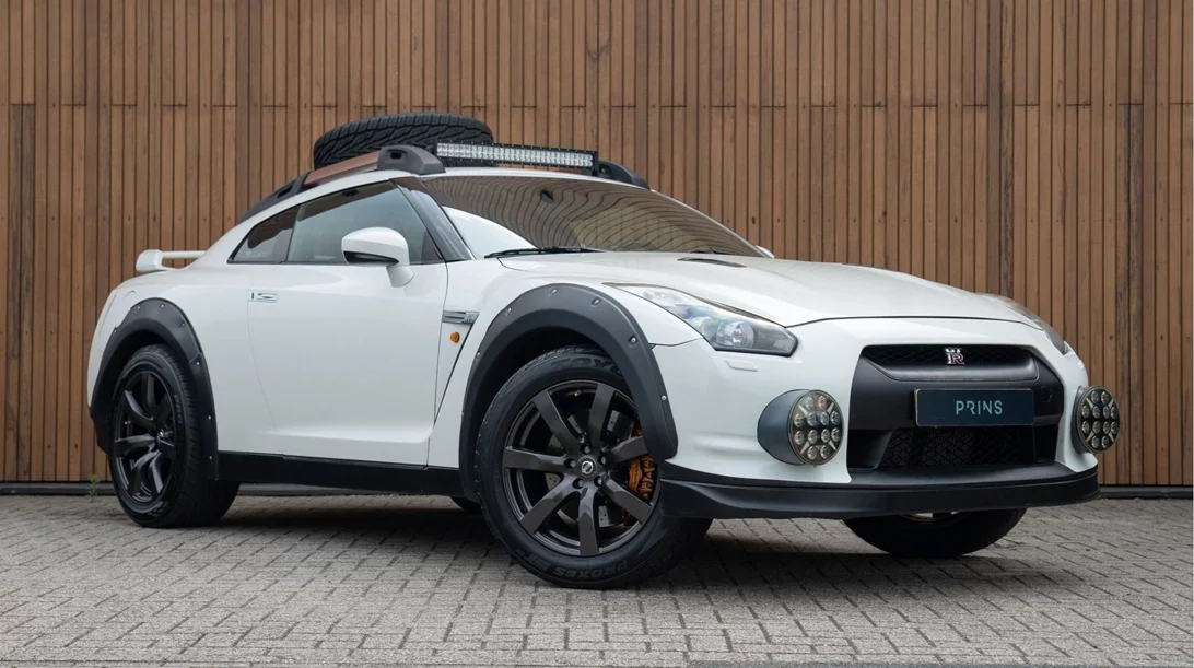Δείτε το Nissan GT-R σε απίστευτη μετατροπή off road supercar (video)