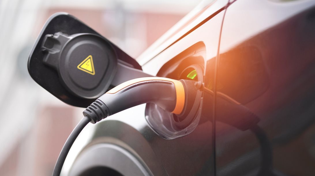 Πώς η Κίνα κάνει εμπορικό πόλεμο στον Καναδά για τους δασμούς στα ηλεκτρικά