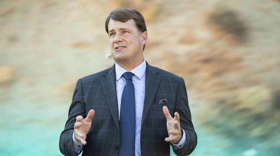 Ο CEO της Ford "την είπε" στον Elon Musk-πάρτε ποπ κορν