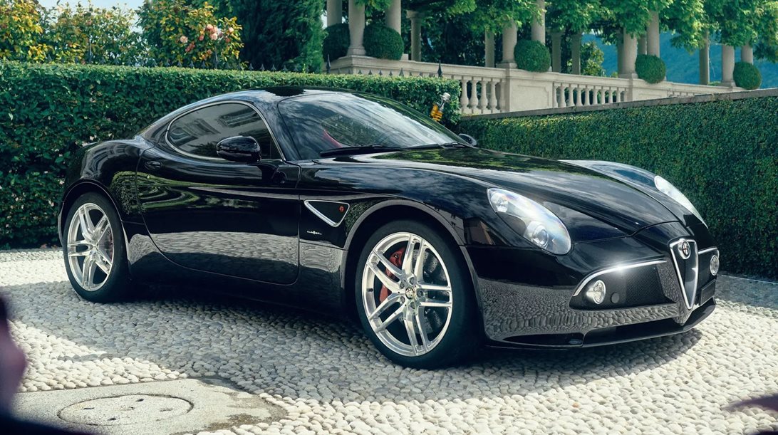 Αυτή η βελτιωμένη Alfa Romeo 8C εκπληρώνει όνειρα