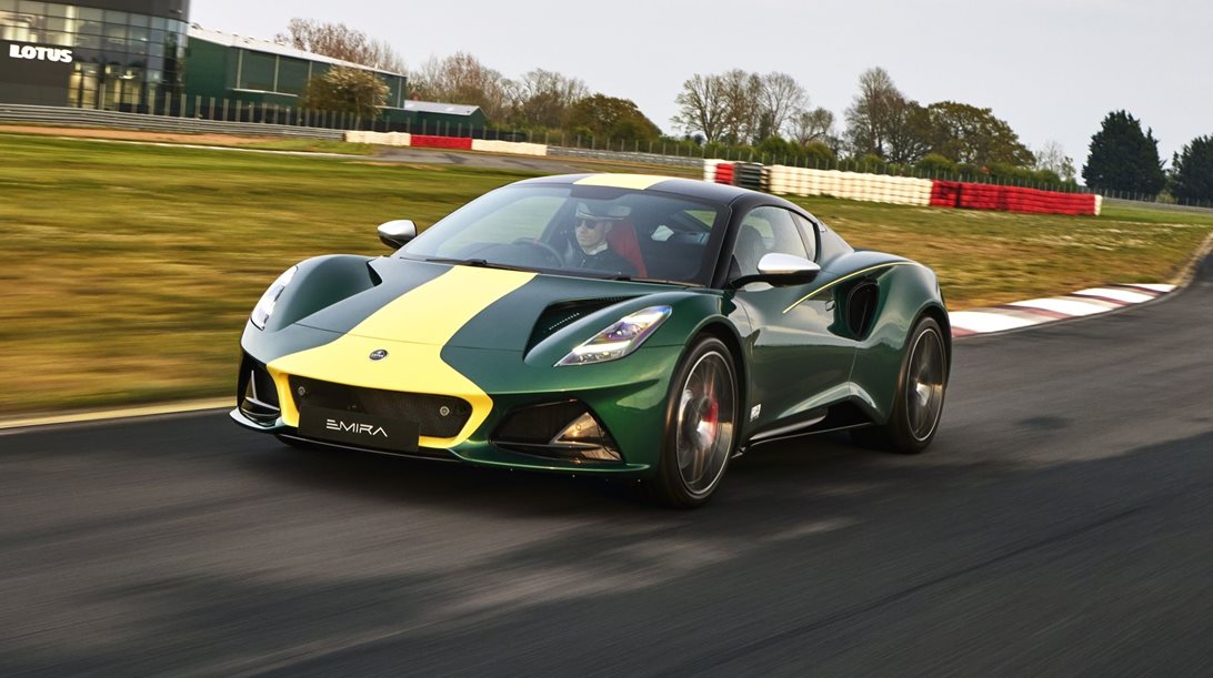 Αυτή η Lotus Emira είναι επετειακή και αφιερωμένη στον Jim Clark