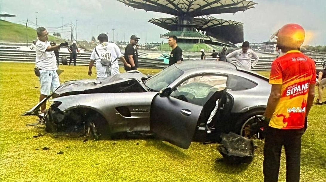 Σοκαριστικό ατύχημα σε πίστα για μια Mercedes-AMG GT (video)