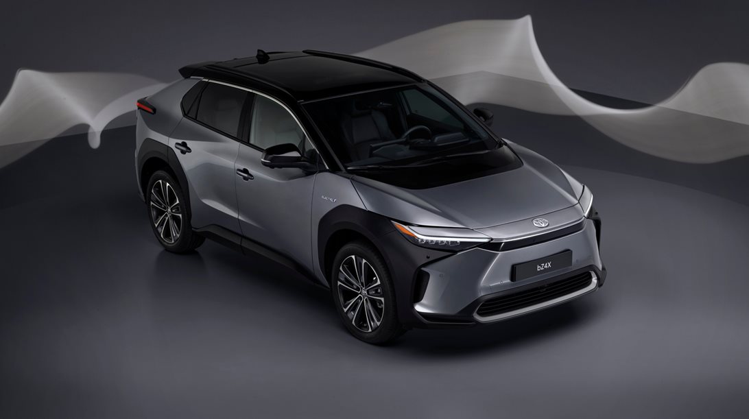 Γιατί η Toyota δεν έχει μεγάλη γκάμα αμιγώς ηλεκτρικών