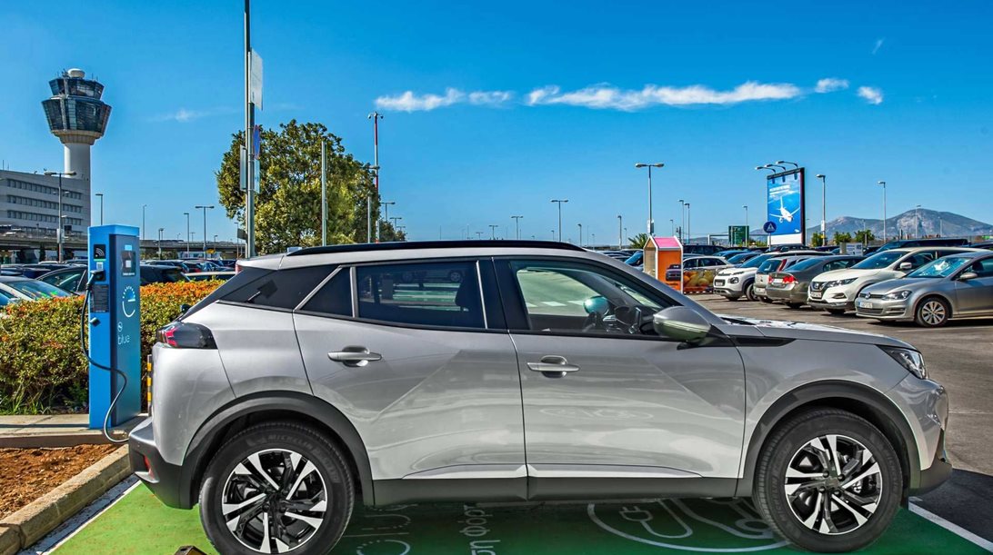 Νέα εφαρμογή για το δίκτυο φορτιστών ηλεκτρικών της ΔΕΗ blue