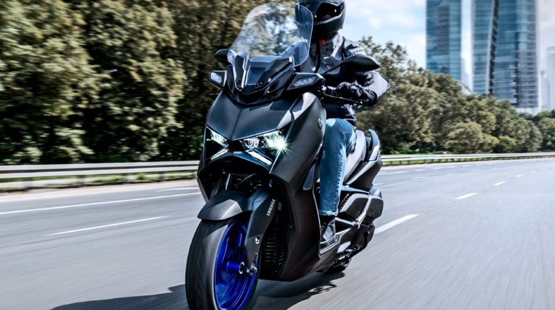 Νέα τιμή για το scooter Yamaha NMAX 300 σε περιορισμένο αριθμό αντιτύπων