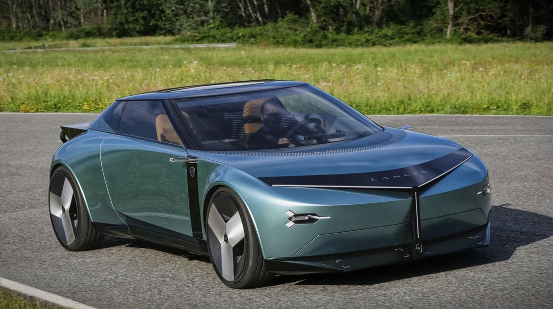 Οδηγώντας την ηλεκτρική Lancia Pu+Ra HPE με ξεναγό τoν CEO της φίρμας (video+εικόνες)