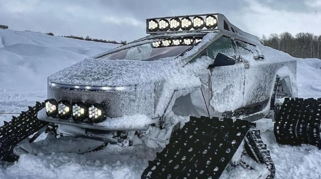 Πώς να κάνεις ακόμα πιο εξωγήινο το Tesla Cybertruck (video)