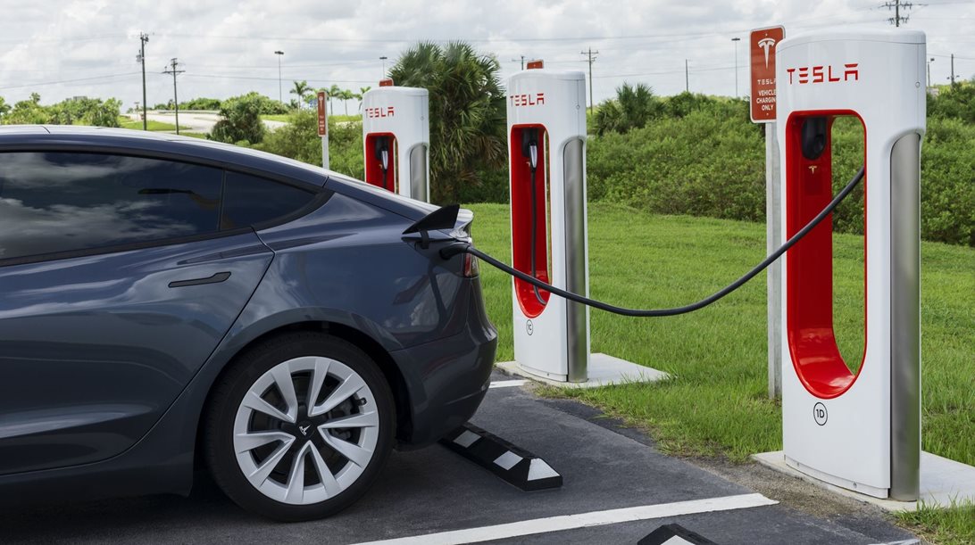 Γιατί η Eυρωπαϊκή Ένωση χρηματοδοτεί την Tesla με 150 εκατ. ευρώ