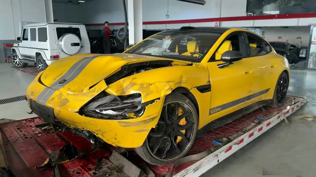 Xiaomi SU7 Ultra: Δείτε το πρώτο ατύχημα του κινεζικού supercar (video)