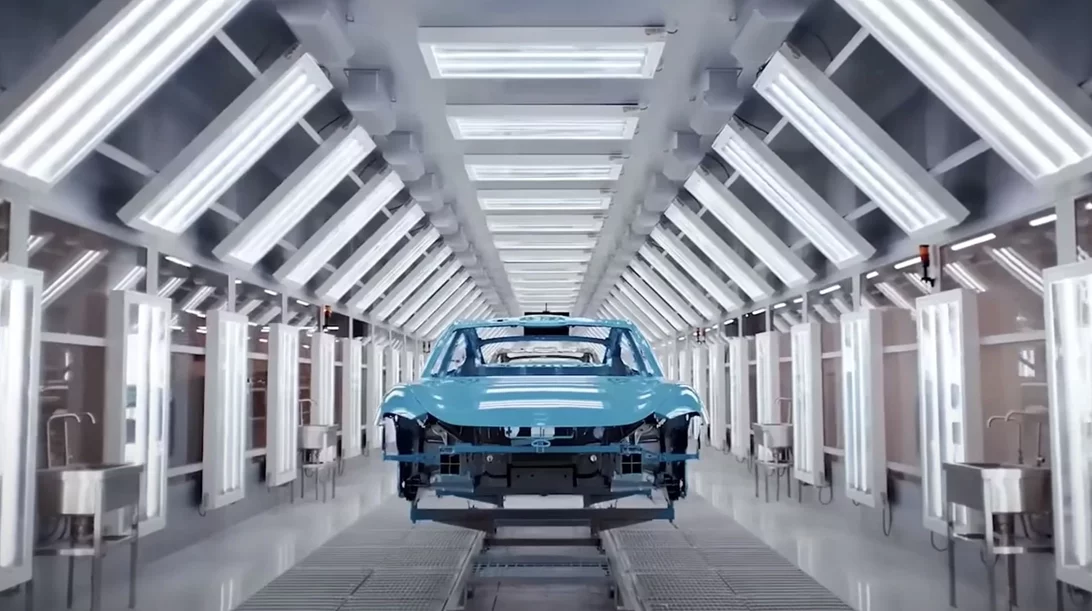 Ανακαλούνται πάνω από 100.000 ηλεκτρικά αυτοκίνητα