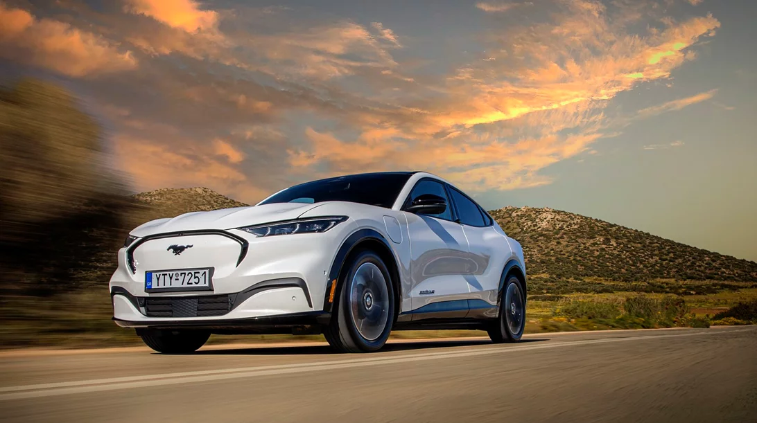 Ford Mustang Mach-e AWD: Πράσινος καλπασμός