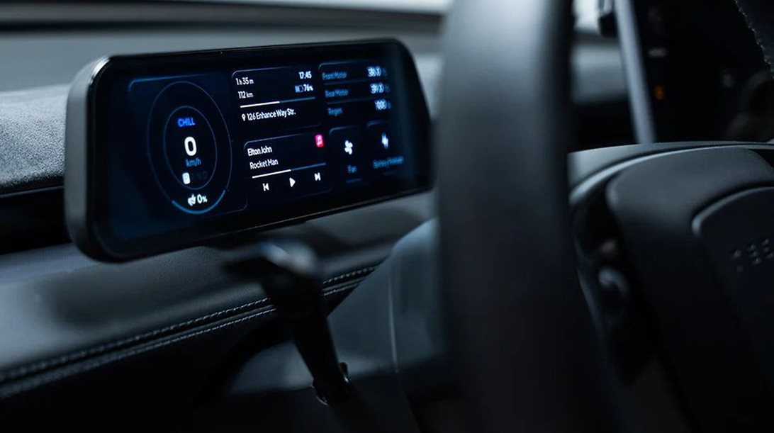 S3XY Dash: Το αξεσουάρ που δίνει στα Tesla κανονικό ταμπλό