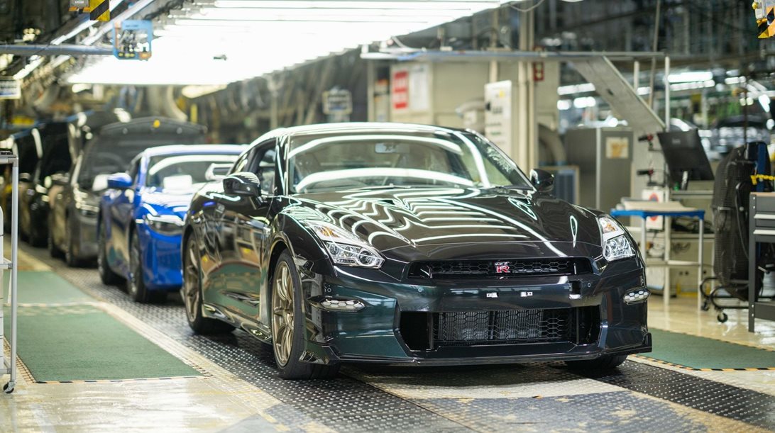 Αυτό είναι το τελευταίο Nissan GT-R R35 που βγαίνει από τη γραμμή παραγωγής