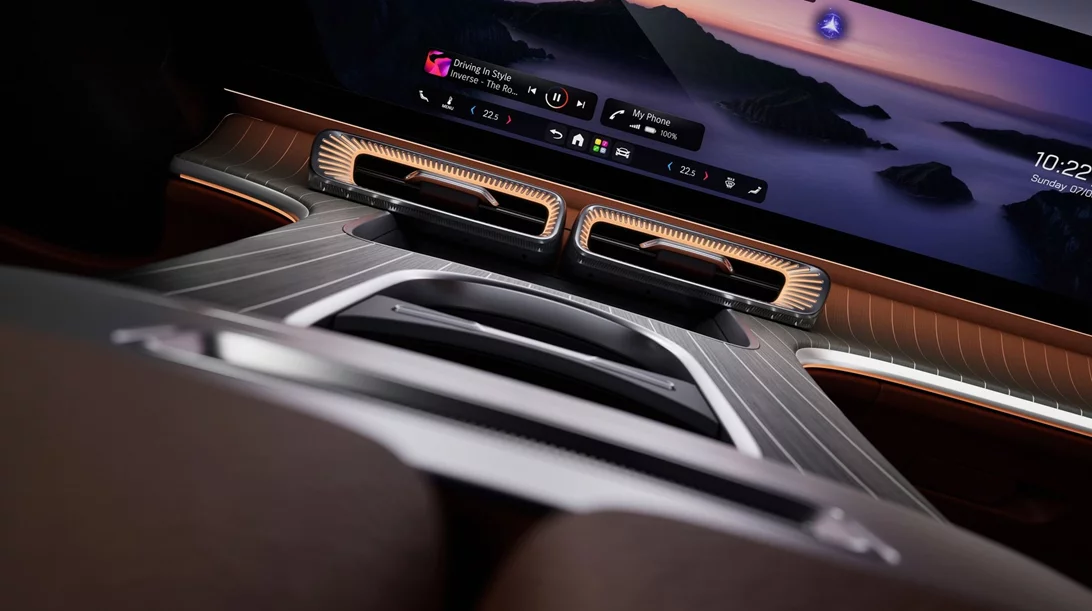 Αυτή είναι η Mercedes με την μεγαλύτερη οθόνη που έχει τοποθετηθεί ποτέ