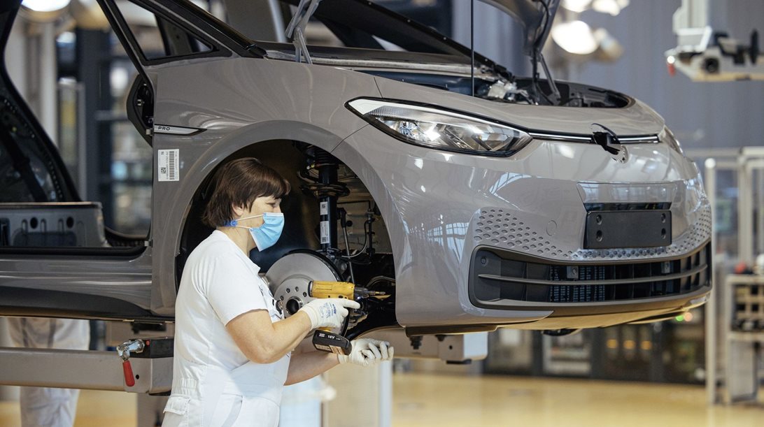 Εξελίξεις στον χώρο του αυτοκινήτου-εταιρείες διακόπτουν τις αποστολές στις ΗΠΑ