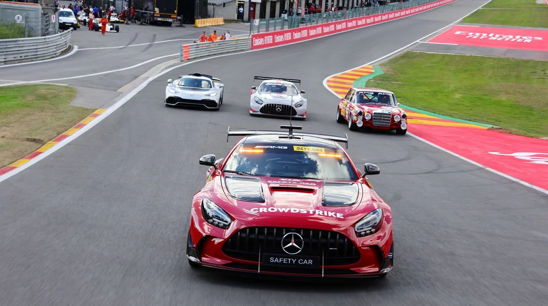 Hamilton και Russell γιορτάζουν τα 55 της AMG