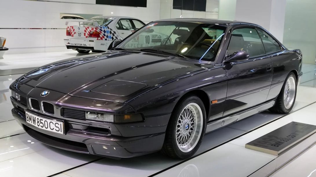 Μια ξεχωριστή BMW 850 CSi βγαίνει σε δημοπρασία