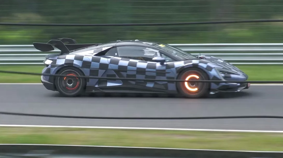 Το hypercar "φονιάς της Ferrari" από την BYD μπήκε στο Nurburgring