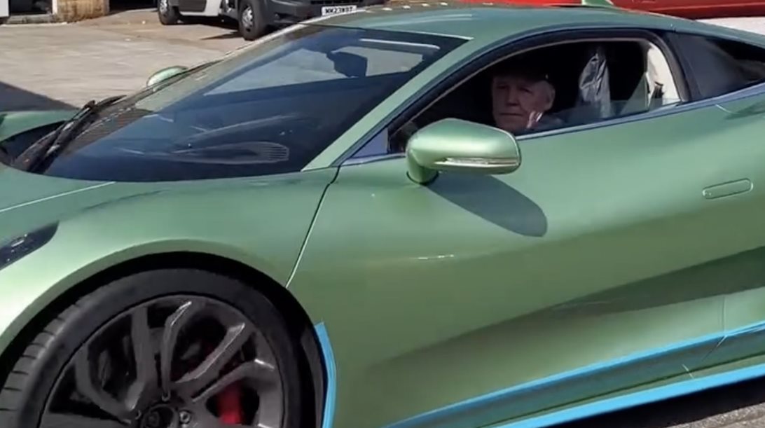 Δείτε τον 71χρονο Ian Callum να οδηγεί την Jaguar C-X75 που σχεδίασε ο ίδιος