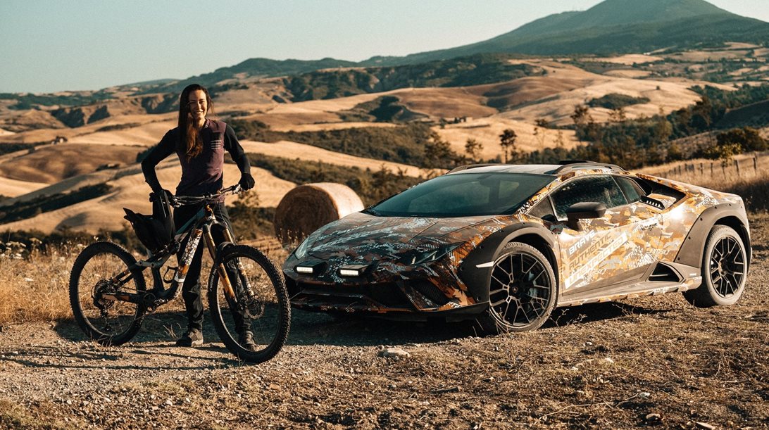 Lamborghini Huracan Sterrato: Off road supercar (video)