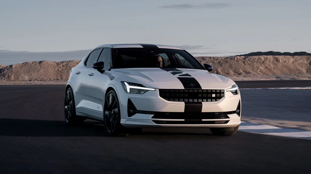 Αποκάλυψη του ηλεκτρικού Polestar 2 BST edition 270