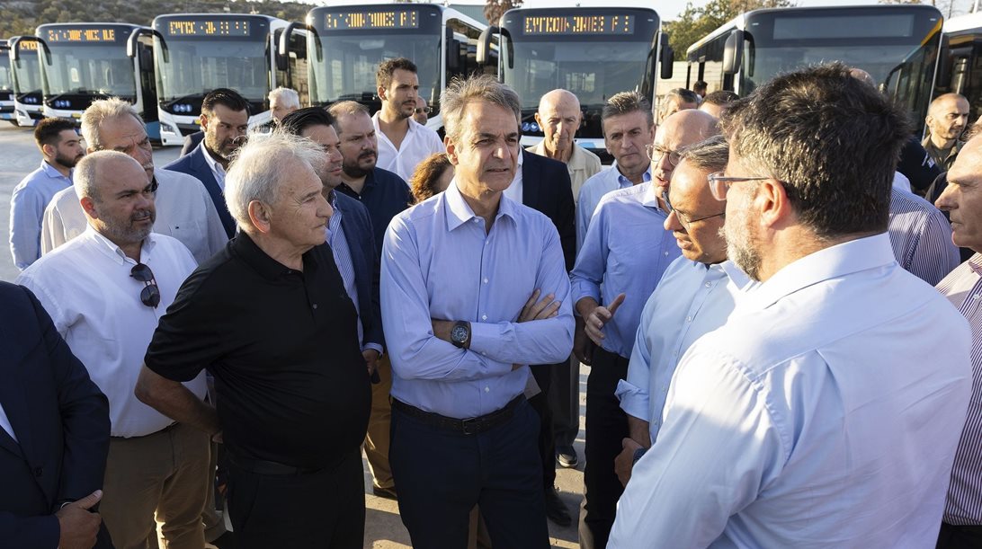Νέα λεωφορεία στον ΟΑΣΑ- Παράδοση παρουσία του Κυριάκου Μητσοτάκη