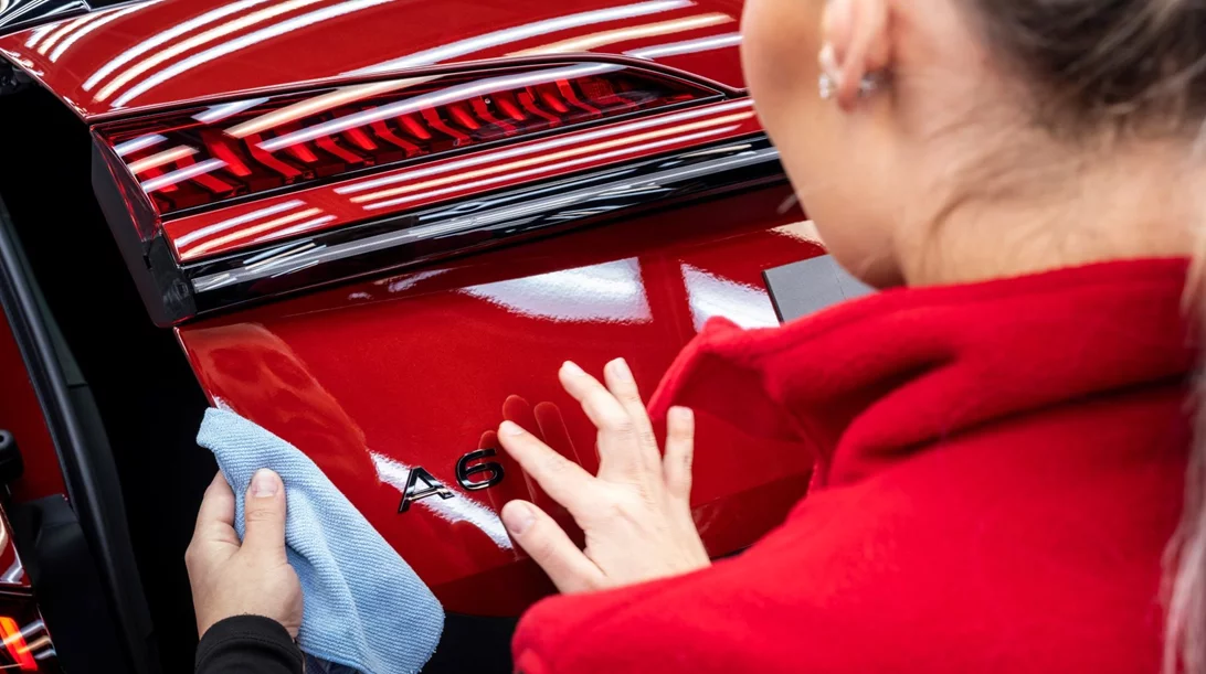 Οι πρώτες αντιδράσεις αυτοκινητοβιομηχανίας για τους δασμούς 15% μεταξύ ΕΕ-ΗΠΑ