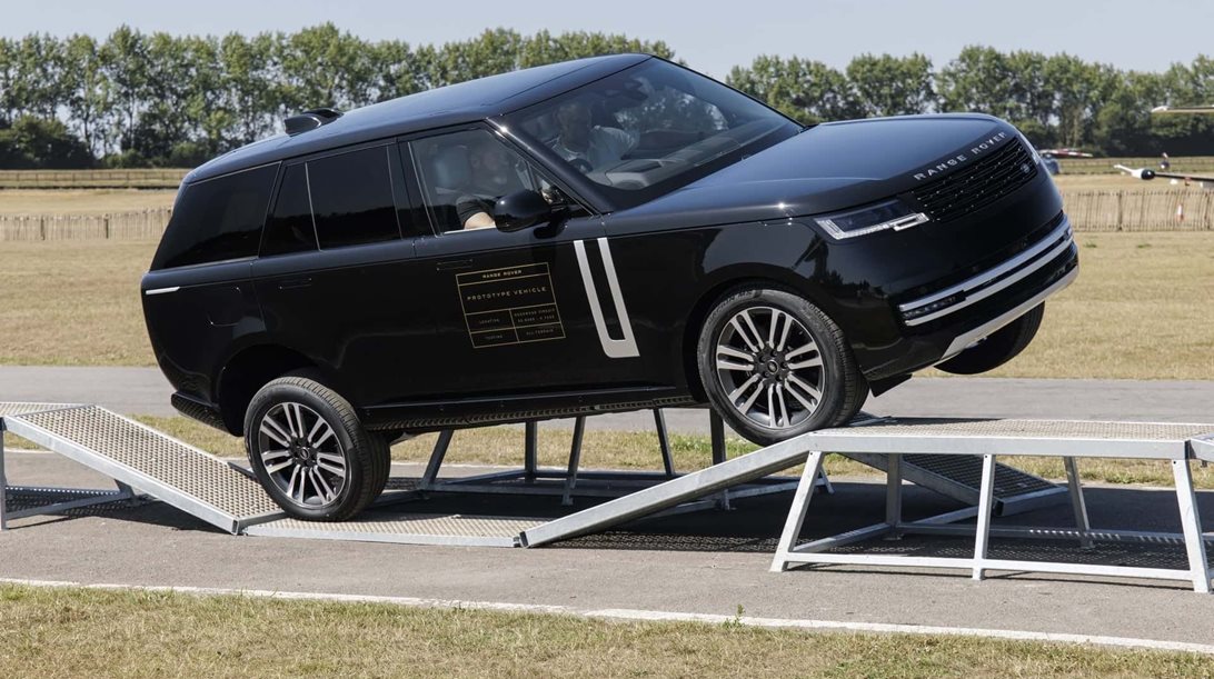 To Range Rover Electric καταργεί το "πιο βρώμικο σημείο του αυτοκινήτου"