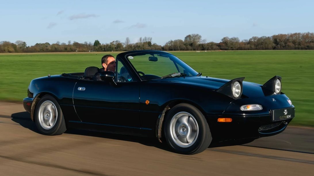 Πώς μετατρέπεις σε ηλεκτρικό ένα Mazda MX-5 Miata