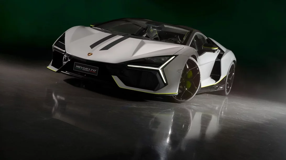 H πρώτη "βελτιωμένη" Lamborghini Revuelto είναι επίσημη