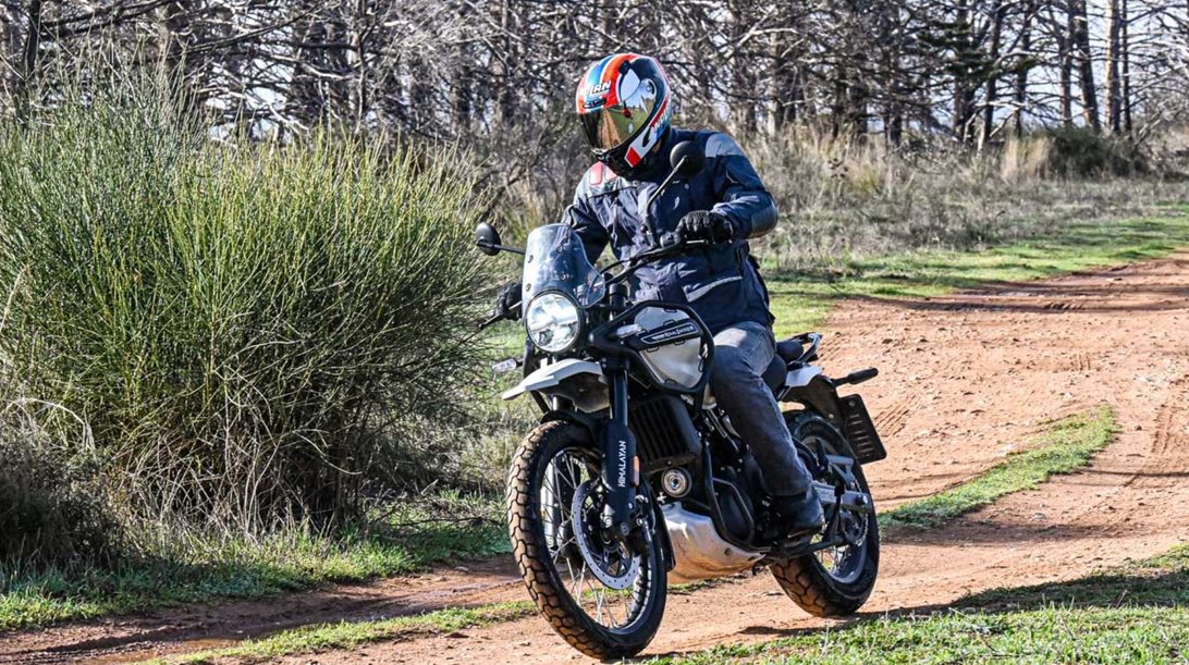 Αυτό είναι το νέο Royal Enfield Himalayan 450 με πιο δυνατό κινητήρα και σύγχρονο κιβώτιο