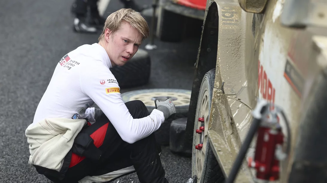 Δείτε πώς πρέπει να οδηγείς για να γίνεις παγκόσμιος πρωταθλητής