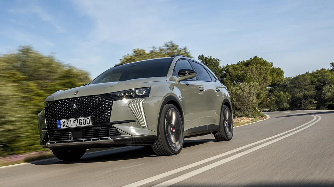 Δοκιμή DS7 E-Tense 4X4 360PS: Πώς να διαφέρεις στα premium SUV