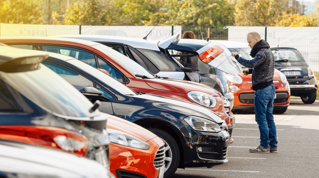 Πόσο πέφτουν οι τιμές των μεταχειρισμένων αυτοκινήτων