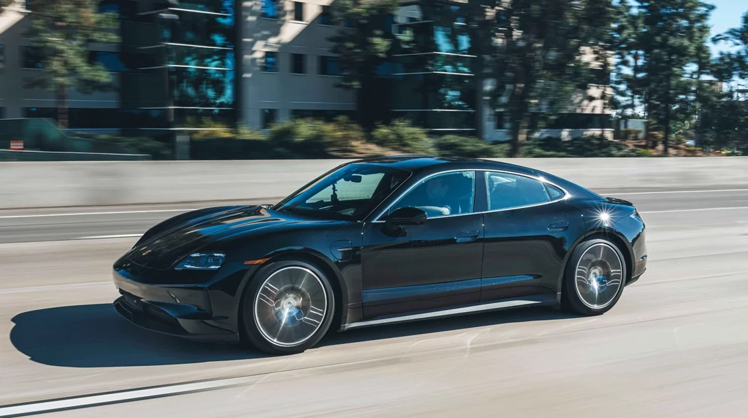 Μάθαμε την πραγματική αυτονομία της νέας Porsche Taycan