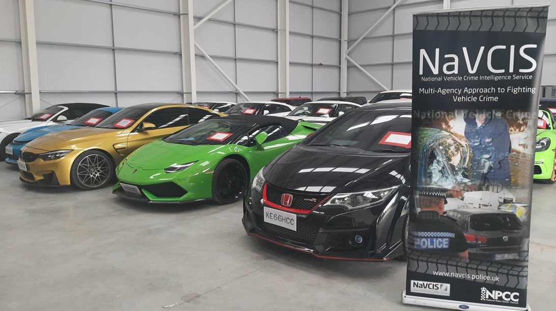 Εξαρθρώθηκε κύκλωμα που έκλεβε πολυτελή αυτοκίνητα