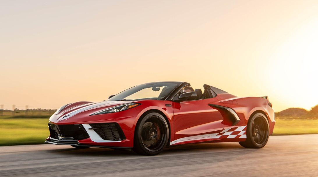 Η Hennessey Corvette C8 "διαλύει" το Tesla Cybertruck σε αγώνα drag