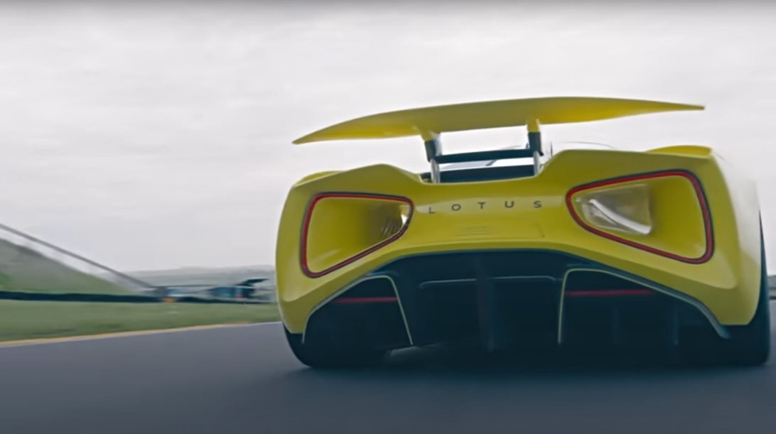 Οδηγούμε την απίθανη ηλεκτρική Lotus Evija των 2.011 ίππων (video)