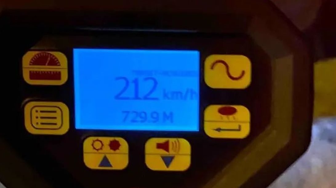 Αττική Οδός: Οδηγός με δύο παιδιά στο αυτοκίνητο πήγαινε με 212 χλμ./ωρα