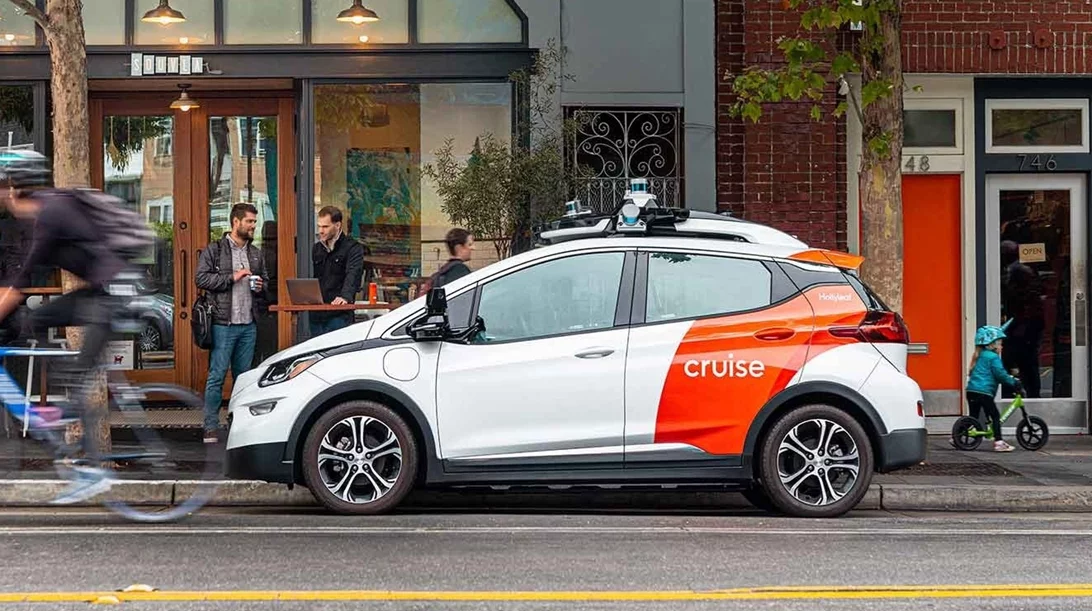 Διακανονισμός 7,4 εκατ. ευρώ για πεζή που την παρέσυρε robotaxi