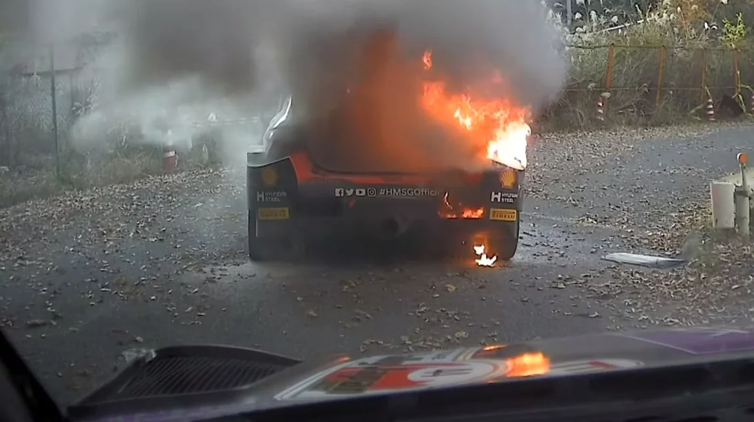 Στις φλόγες το Hyundai i20 Rally1 του Dani Sordo