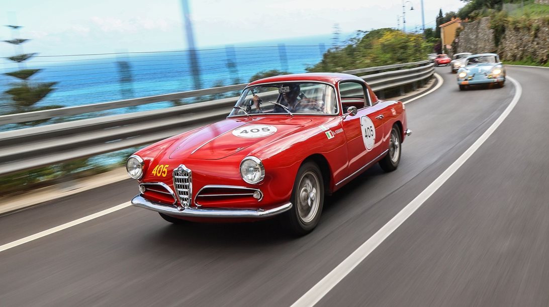Υπέροχες εικόνες μόνο με Alfa Romeo από το 1000Miglia