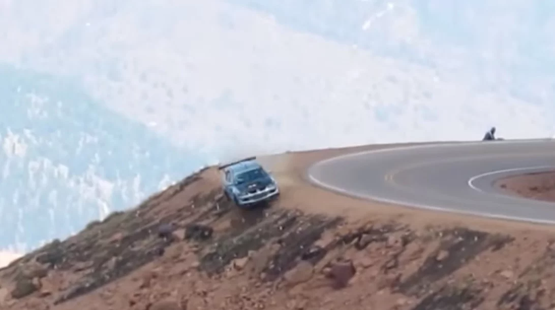 Video: Κι όμως αυτό το τρομακτικό ατύχημα δεν είχε τραυματίες