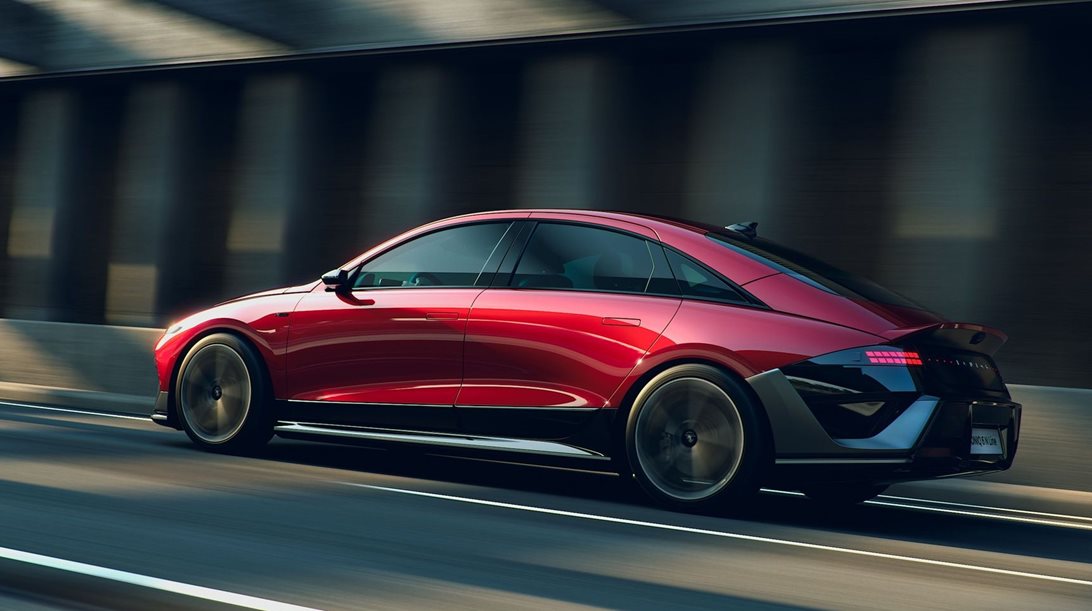 Το Hyundai IONIQ 6 ανανεώθηκε και έγινε ακόμη πιο φουτουριστικό (εικόνες)