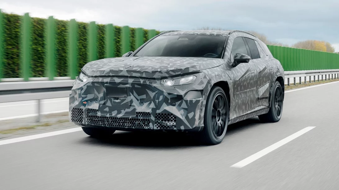 Αυτή είναι η πρώτη εικόνα του νέου SUV υψηλών επιδόσεων της Mercedes