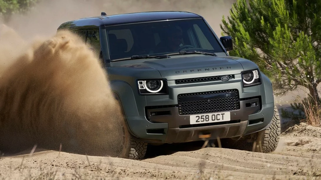 Το ισχυρότερο Defender παραγωγής που έγινε ποτέ λέγεται Octa και έχει κινητήρα BMW