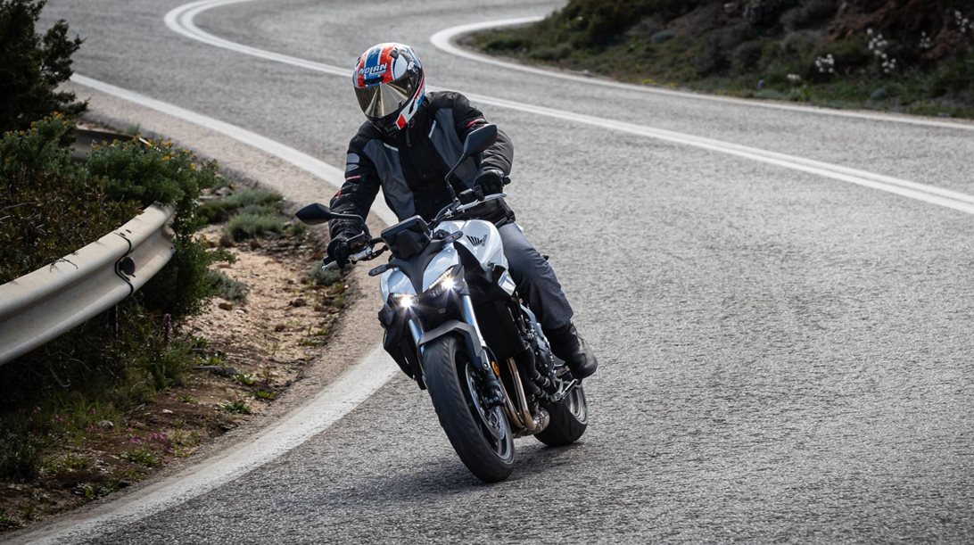 Οδηγούμε στην Ελλάδα το νέο Honda CB 1000 Hornet